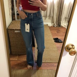 NWOT Levi’s high waisted flare in Jive song